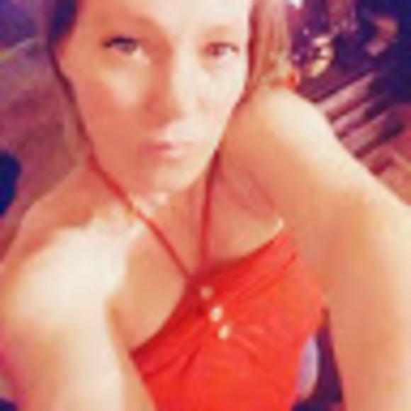 Meet your Posher, Stephanie - Picture 1 of 1